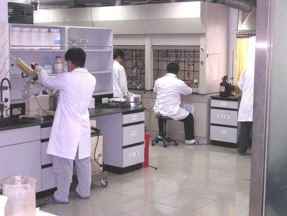 公司簡介中的材料實驗室照片